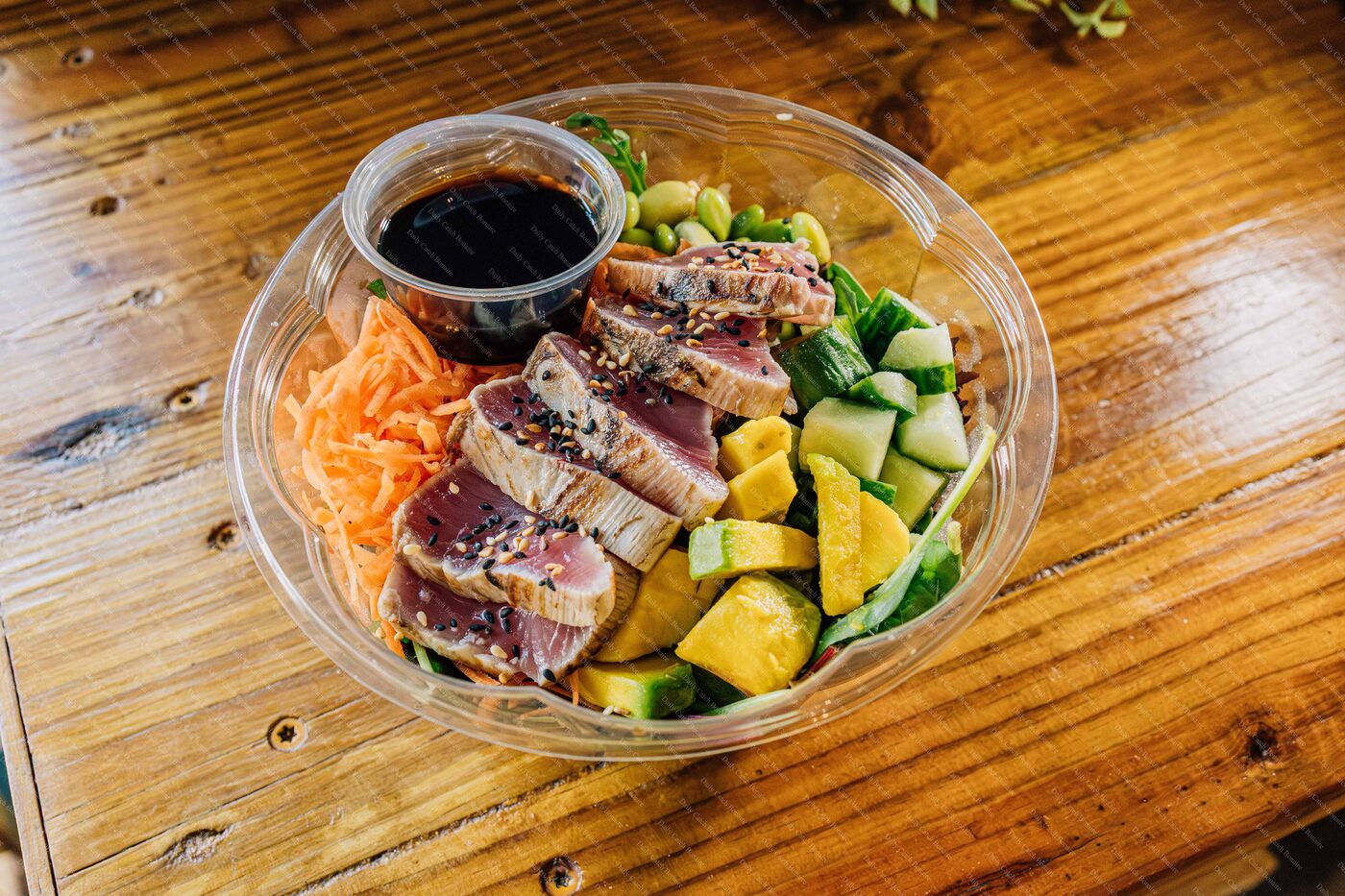 Seared tuna tataki salad